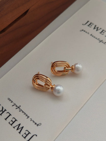 Mobius Twist Pearl Earrings