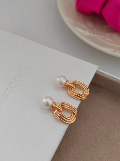 Mobius Twist Pearl Earrings