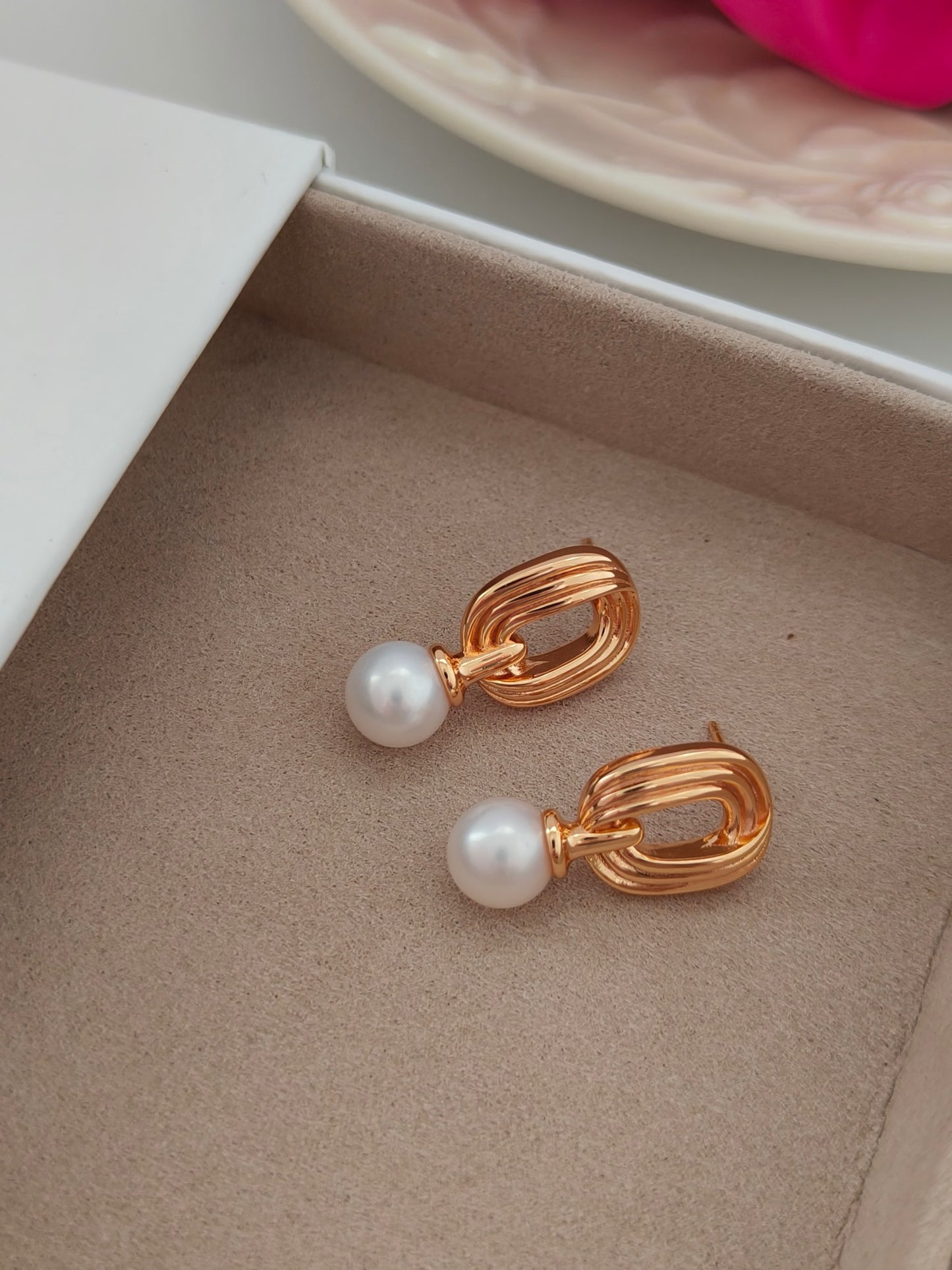 Mobius Twist Pearl Earrings