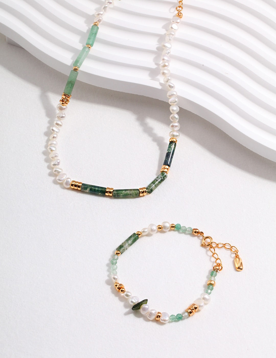 Green Gemstone and Pearl Silver Necklace