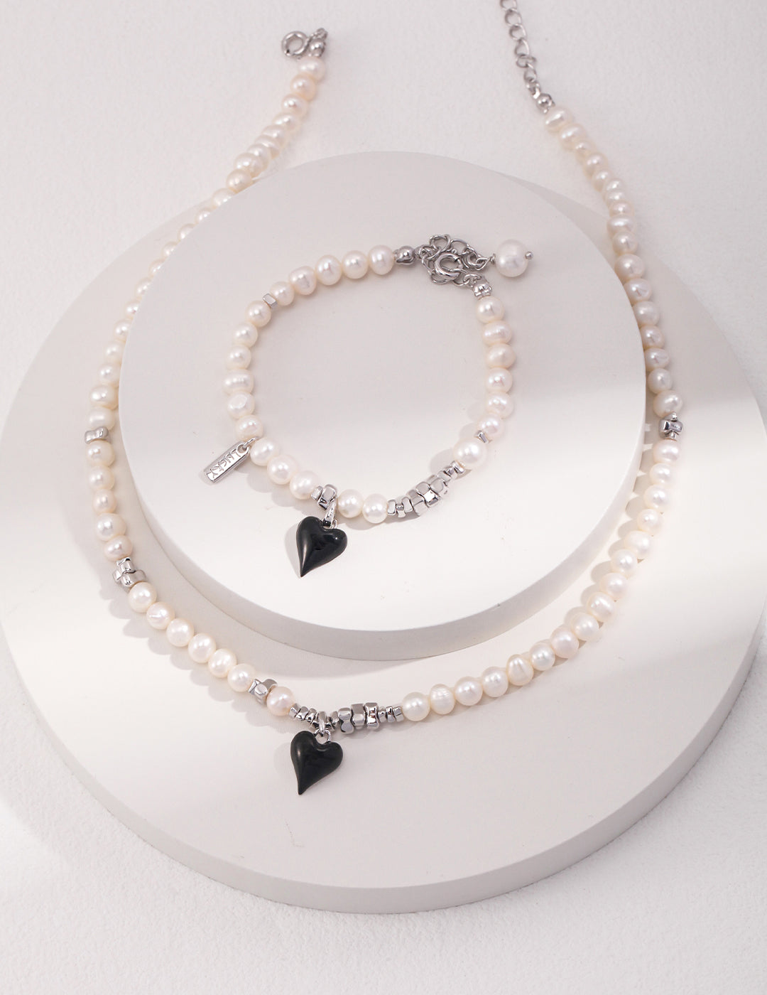 French-Style Heart Pearl Necklace and Bracelet Set