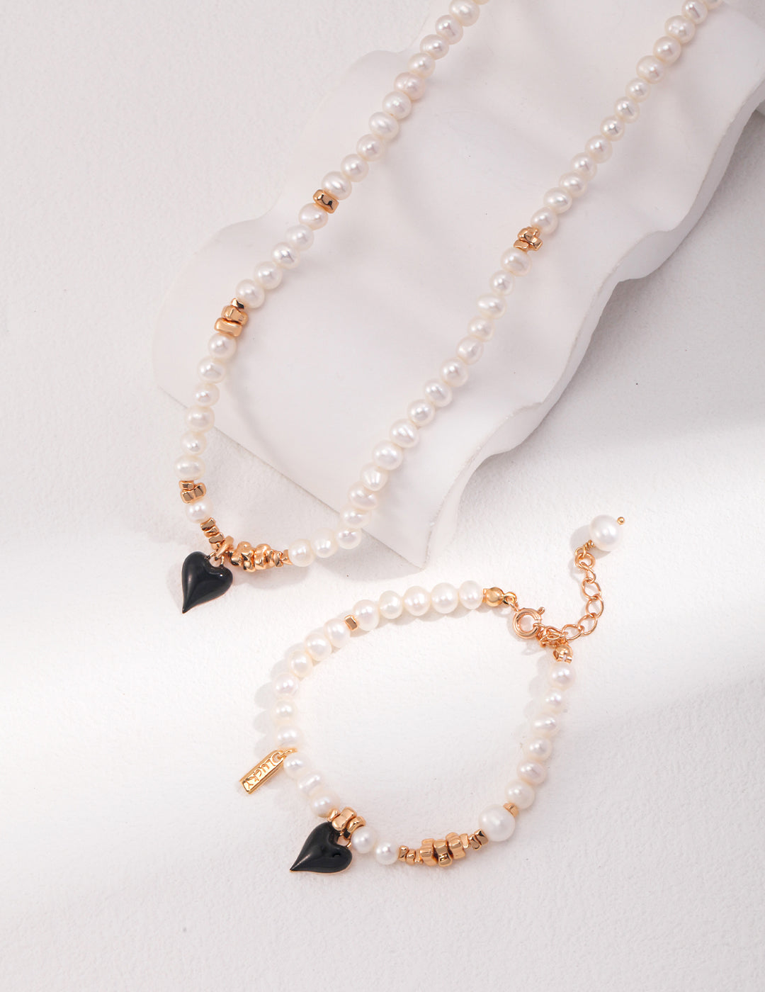 French-Style Heart Pearl Necklace and Bracelet Set