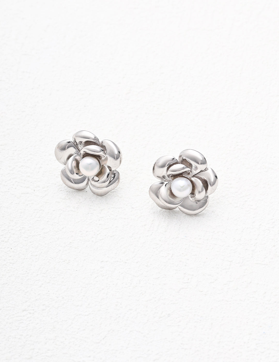 Flower-Shaped Silver Pearl Earrings